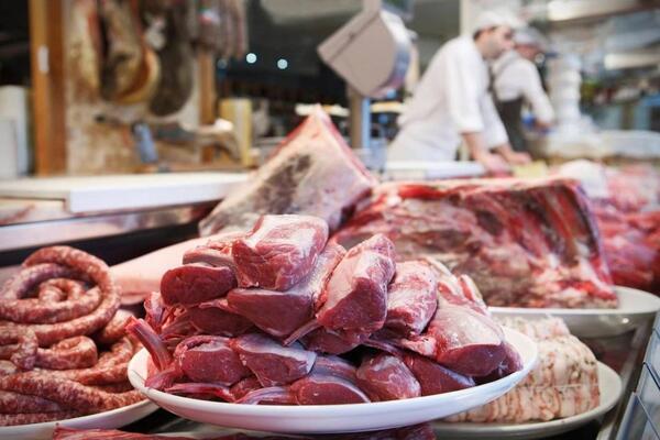 Минсельхоз опроверг информацию о продаже заражённого мяса на рынке в Астане