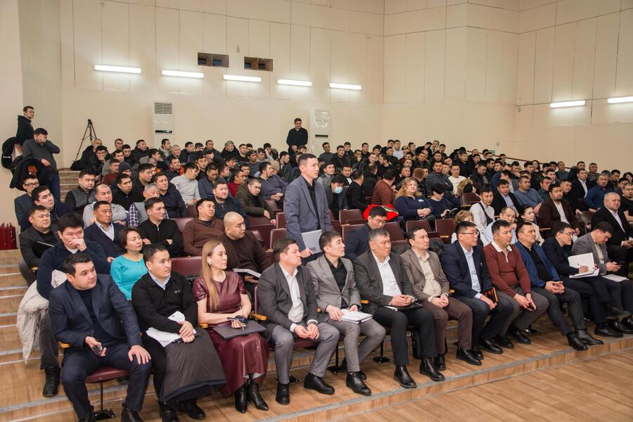 Выездные совещания провел заместитель председателя правления по производству Саят Бакиров.