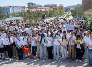Почти 2,5 тысячи саженцев: 11-классники оставили свой след в областном центре ВКО