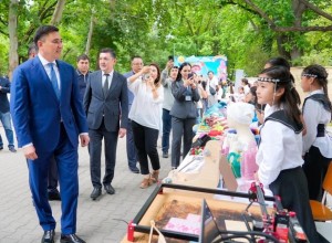Тысячи детей приняли участие в празднике «Бақытты балалық үшін» в Шымкенте