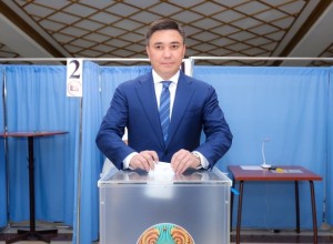 Аким Шымкента Габит Сыздыкбеков проголосовал на выборах в Курултай