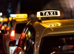 Олжас Бектенов предложил ужесточить требования к водителям такси