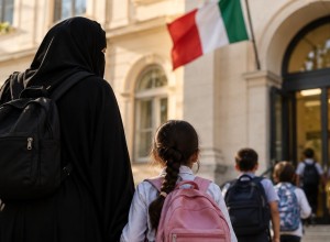 В Италии хотят ограничить число иностранных учеников и запретить бурку в школах