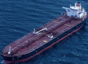 Танкер с российской нефтью застрял у берегов Германии