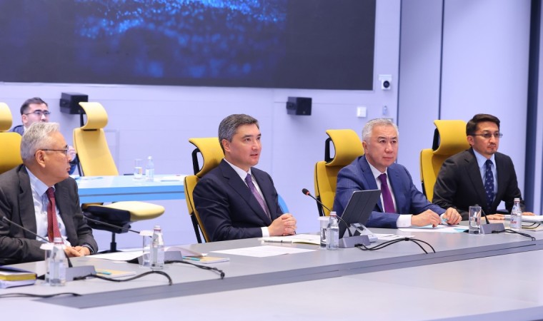 Олжас Бектенов провел совещание по вопросам цифровой трансформации сферы труда и социальной защиты населения