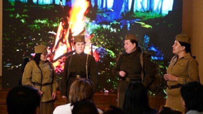 В Актобе поставлен спектакль к 100-летию Алии Молдагуловой и 80-летию Победы