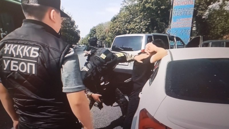 Блогера-шантажиста задержали в Шымкенте