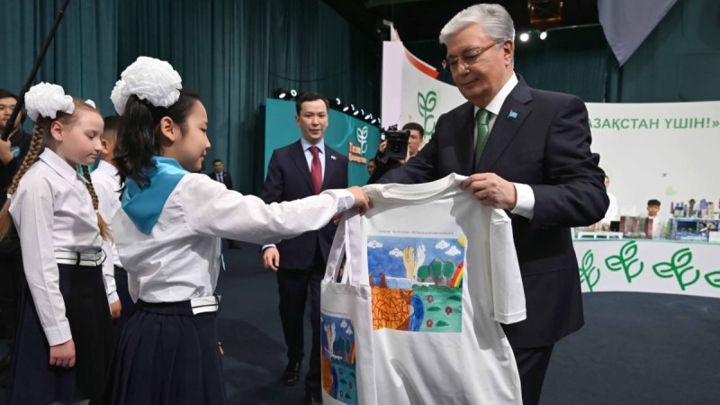 Токаев: Никто за нас не наведет порядок и чистоту на нашей земле