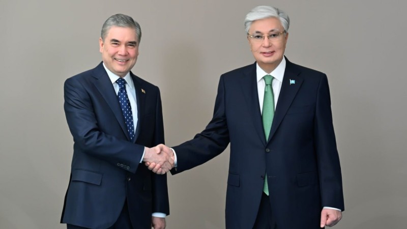 Токаев и Бердымухамедов провели неформальную встречу