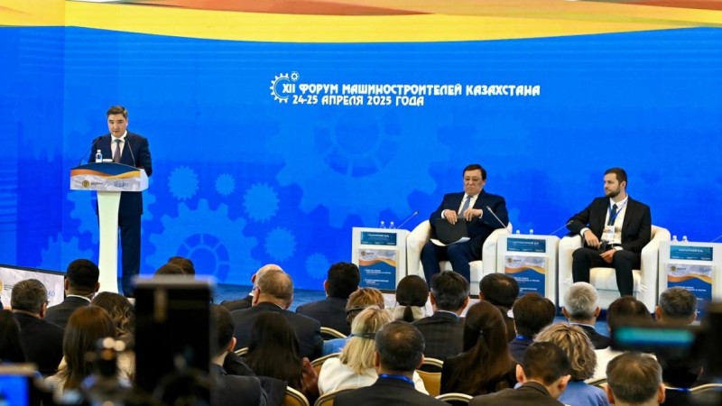 Токаев: "Для развития машиностроения нужно увеличить долю местного производства и массово внедрять искусственный интеллект"