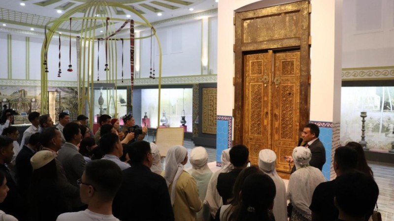 Дверь из мавзолея Ходжи Ахмеда Ясауи вновь представлена публике