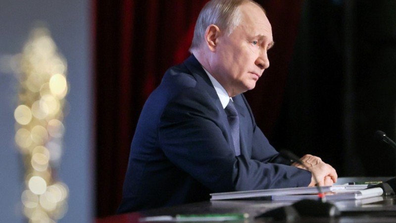 Путин объявил перемирие в дни 80-летия Победы