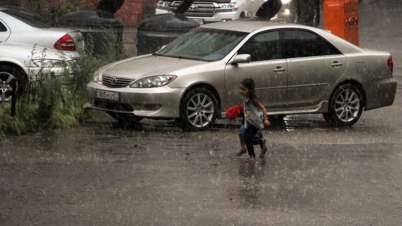 Дожди с грозами ожидаются в субботу в Казахстане