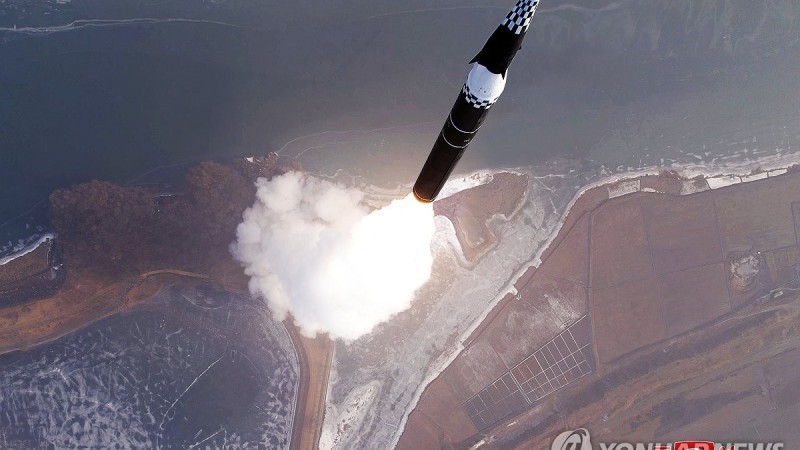 Северная Корея осуществила пуск неопознанной баллистической ракеты