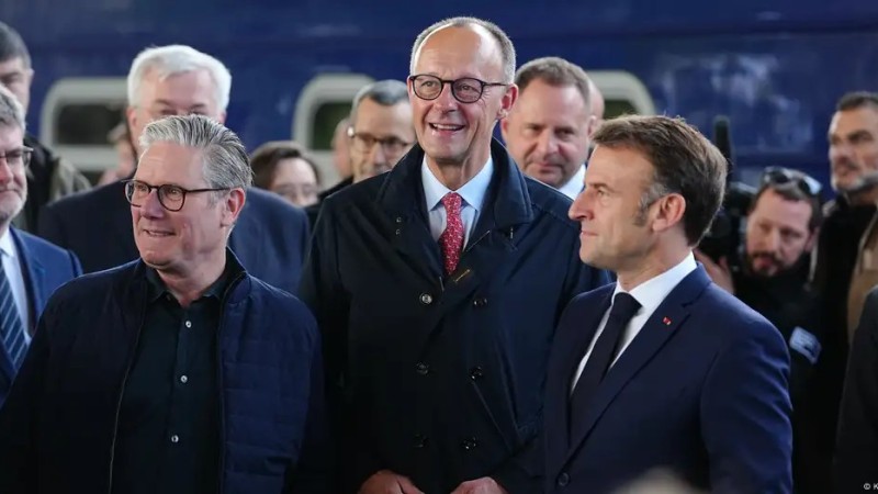 Мерц, Макрон, Стармер и Туск совершают визит в Киев