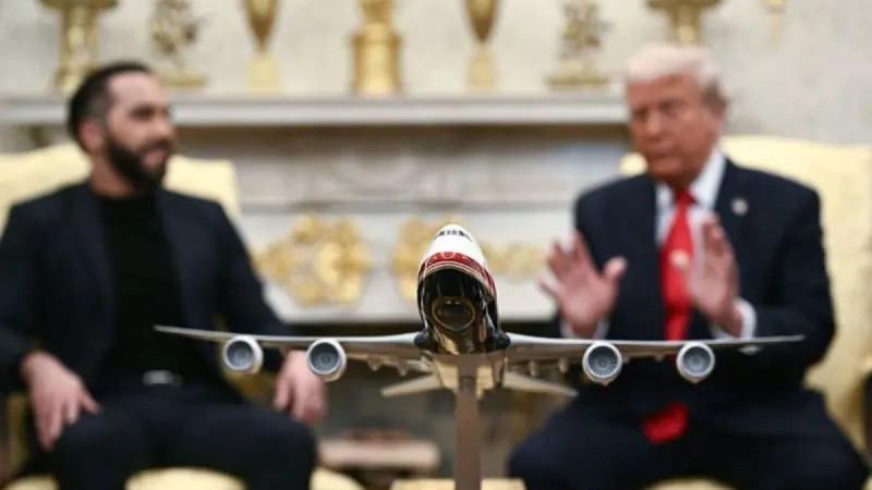 Катар может передать Трампу "летающий дворец" на базе Boeing 747