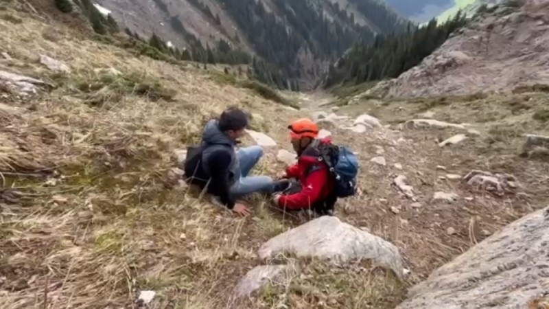 Пропавший турист из Вьетнама найден спасателями на высоте 2,5 тыс. метров