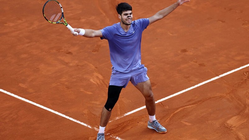 Алькарас впервые выиграл турнир в Риме