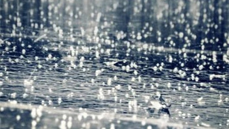 Грозы, град и ветра ожидаются во вторник