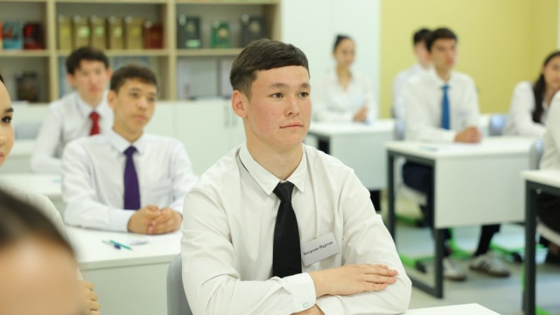 В школах Казахстана завершился учебный год
