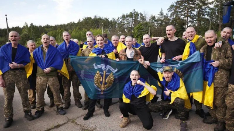 Украина и Россия начали большой обмен военнопленными