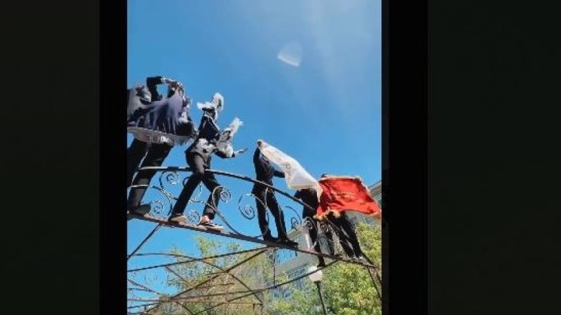 Кортеж из джипов и дымовые шашки: выпускной в Кульсары проверит полиция