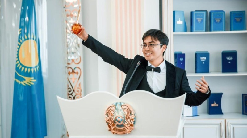 $500 ежемесячно пожизненно будут платит автору лучшего романа о Казахстане