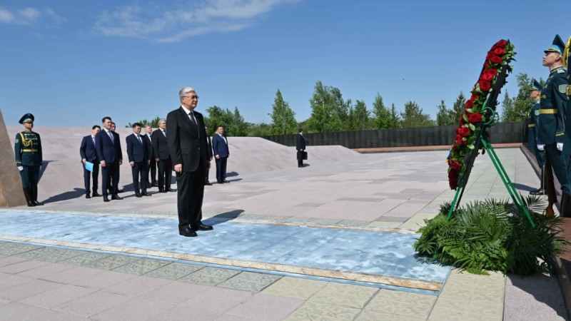 Токаев почтил память жертв политических репрессий