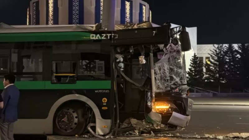 Лишившаяся ног после ДТП с автобусом девочка пришла в сознание