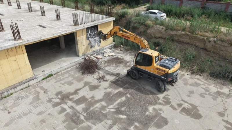 Недостроенный ЖК Orda City сносят в Алматы