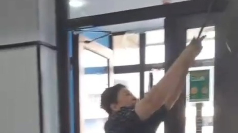 Разъяренная вдова устроила погром в павлодарском кафе