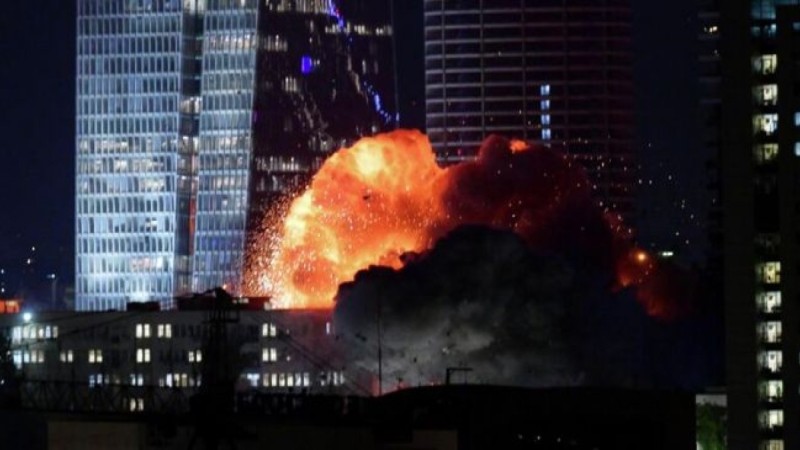 Иран нанес удар по израильским городам