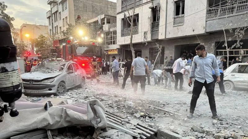 Казахстанцы спасаются из Ирана через Туркменистан