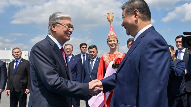 Лидер Китая прибыл в Астану