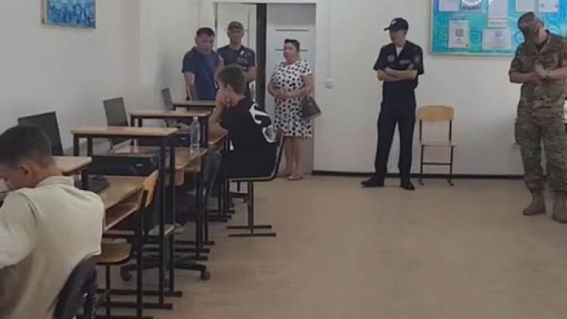 Студентов забрали в военкомат прямо во время экзамена в Костанае