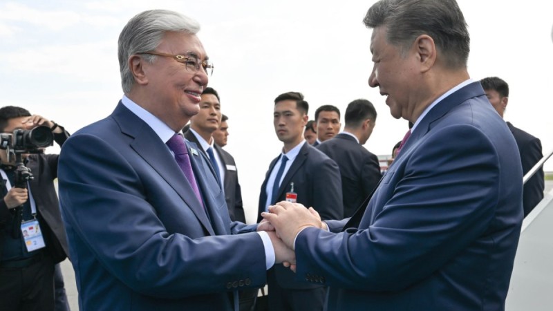 Лидер Китая вылетел в Пекин