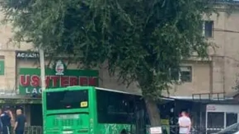 Пассажирский автобус врезался в дом в Алматы