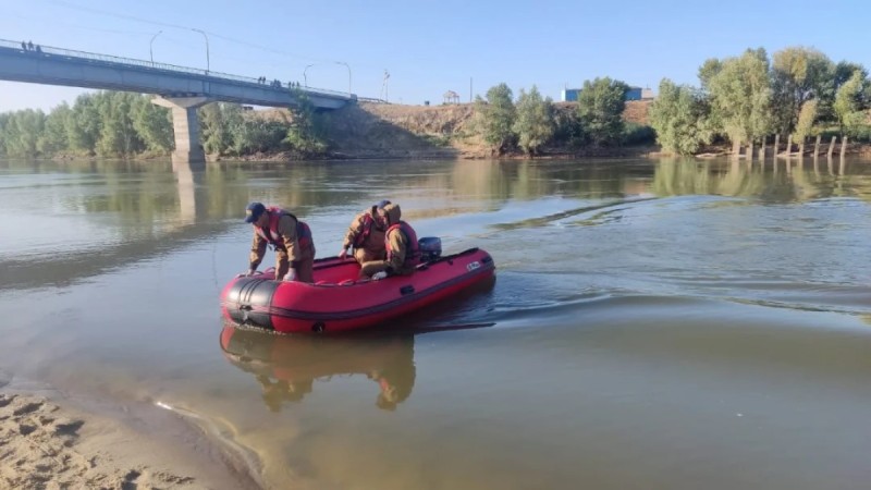 В ВКО утонули двое мужчин, пытаясь спасти парня