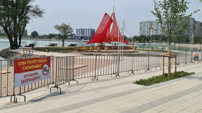 Озеро Сайран ограждают после гибели двух человек