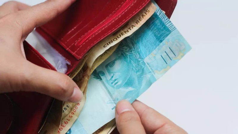 С января 2026 года минимальную зарплату повысят в Казахстане