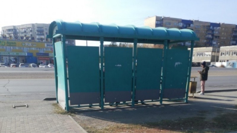 Женщина родила ребенка на остановке в Караганде