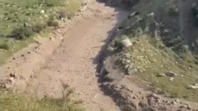 Горное озеро прорвало в Кыргызстане: эвакуировано 950 человек