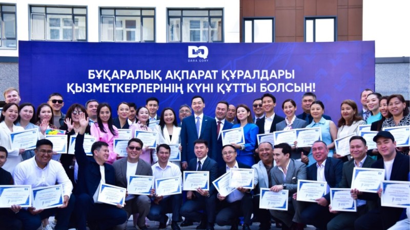 В Астане работники СМИ получили квартиры