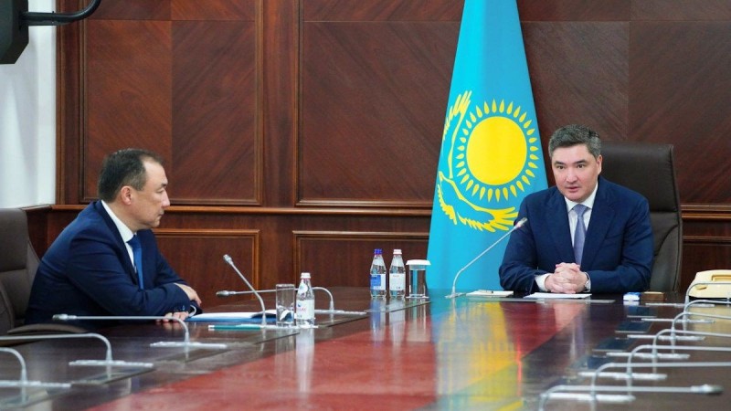 Олжас Бектенов представил коллективу минтранспорта нового министра