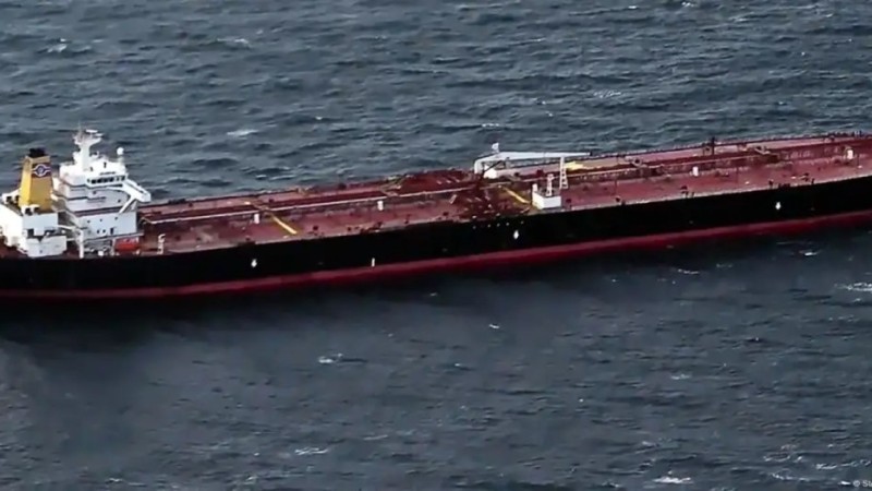 Танкер с казахстанской нефтью взорвался у берегов Ливии