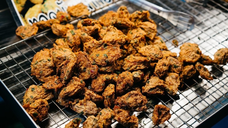 Слухи о мясе с "сибирской язвой", первый амнистированный и водитель со штрафом в 220 млн: о чем говорил Казахстан вчера