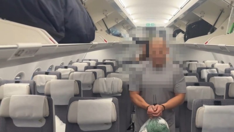 Избил и сломал челюсть: подозреваемый экстрадирован в Казахстан