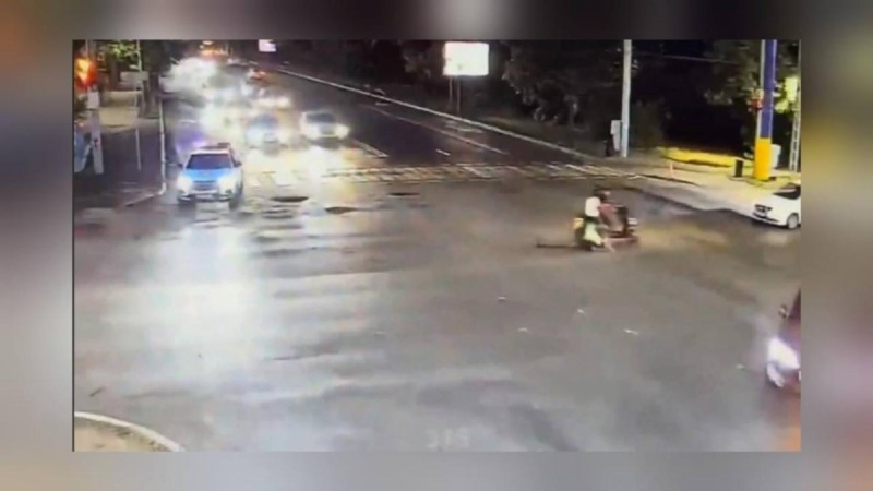 Мопедист сбил полицейского и пытался скрыться в Алматы