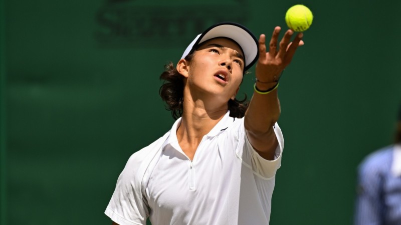 Амир Омарханов шагнул в полуфинал юниорского Уимблдона