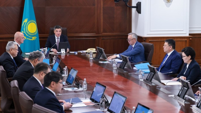 Госдолг Казахстана остается в пределах установленного лимита